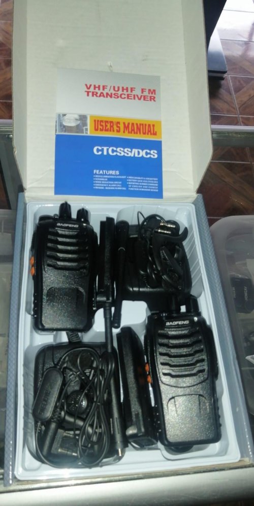 PAR DE RADIOS WALKIE TALKIE UHF-16 CANALES 